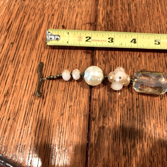 18 in costume jewelry with a vintage look.  Great beads and design. - Picture 7 of 8